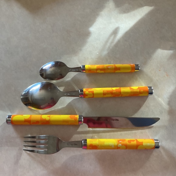 Versatile Mickey utensil set - Picture 3 of 6